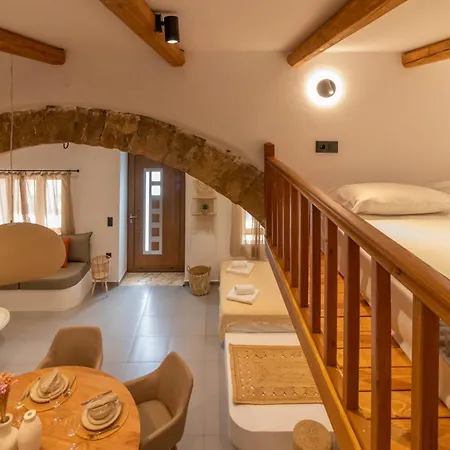 Antonis Traditional House *