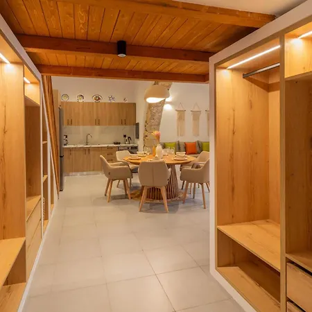 Antonis Traditional House * Afando