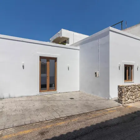 Antonis Traditional House *