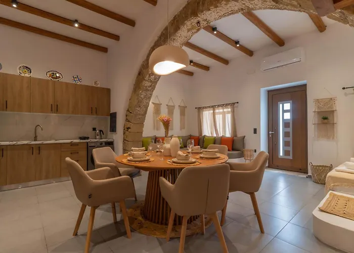 Antonis Traditional House *