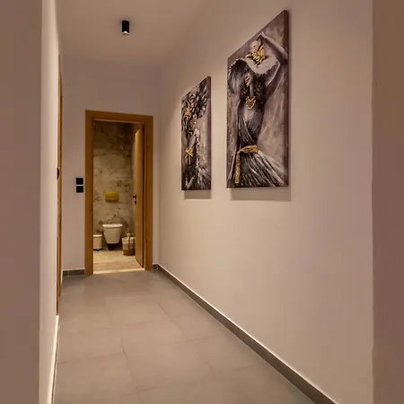 Antonis Traditional House