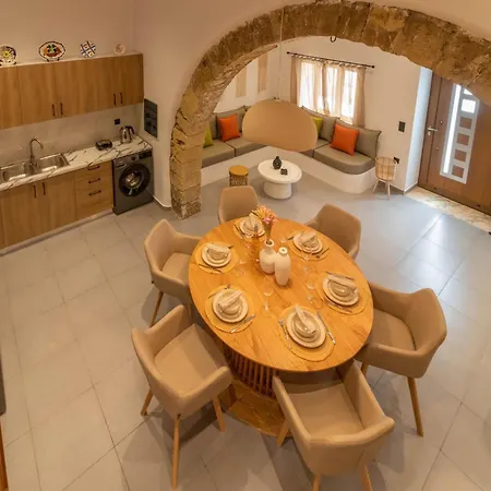 Antonis Traditional House