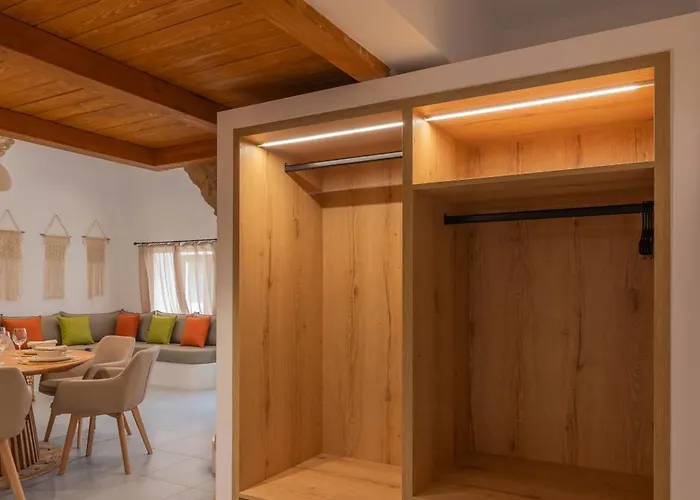 Daire Antonis Traditional House *