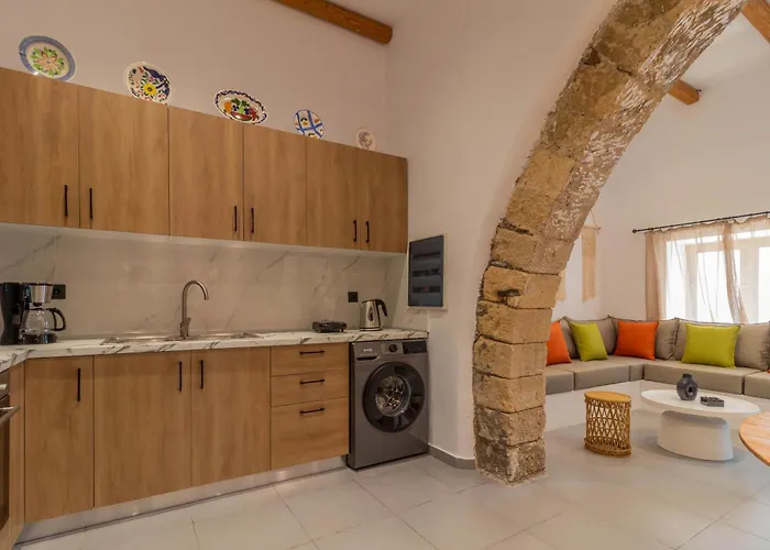 Daire Antonis Traditional House *