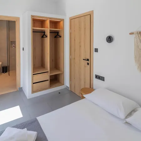 Antonis Traditional House *