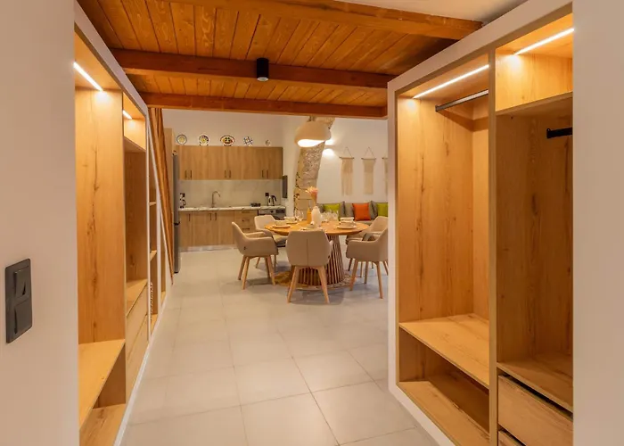 Antonis Traditional House * Afándu